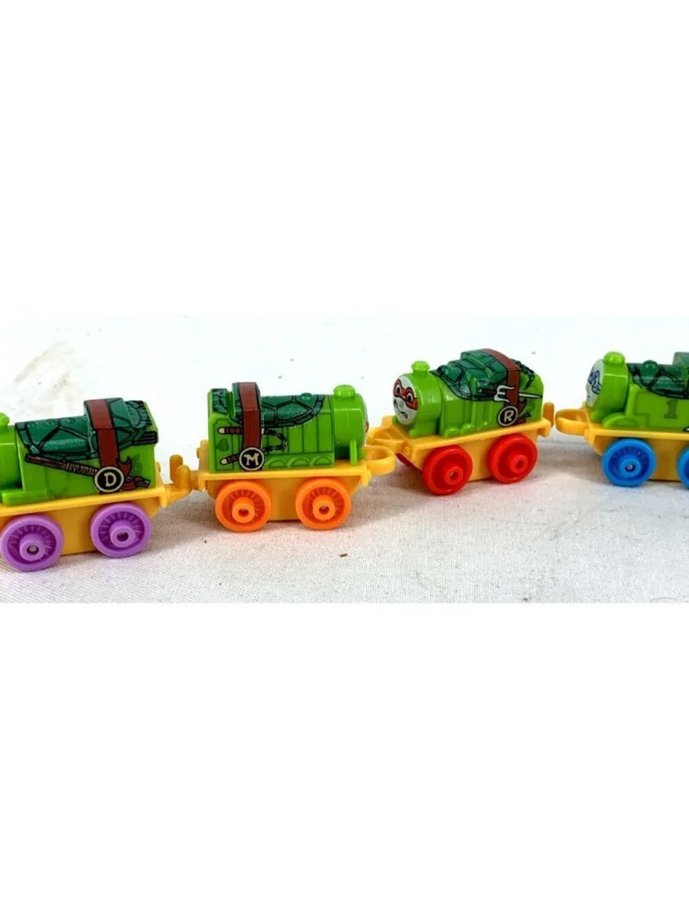 Micro Mini Trains Ninja Turtles Assorted 2012 Plastic Lot of 16